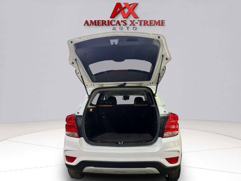 Used 2020 Chevrolet Trax LT w/ LT Convenience Package image 50