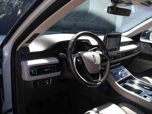 Used 2020 Lincoln Aviator Reserve w/ Equipment Group 202A AWD/4WD image 14