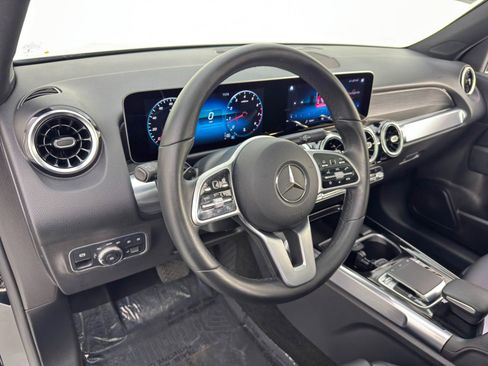 Used 2020 Mercedes-Benz GLB 250 GLB 250 w/ Premium Package image 13