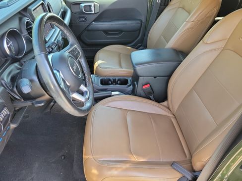 Used 2022 Jeep Wrangler Unlimited Sahara w/ Cold Weather Group AWD/4WD image 9