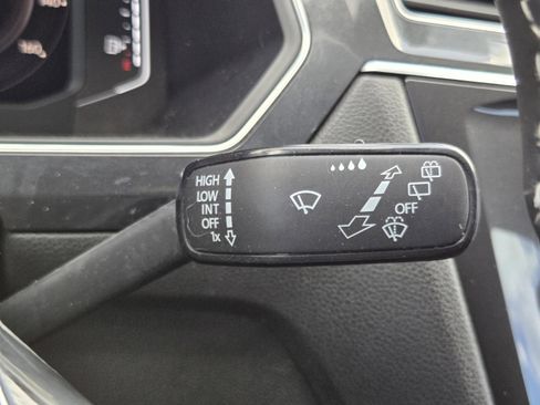 Used 2019 Volkswagen Tiguan SEL Premium R-Line FWD image 18