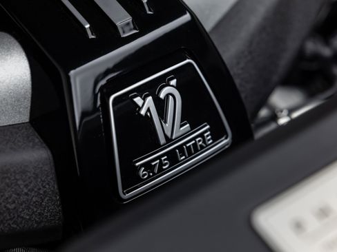 Used 2019 Rolls-Royce Phantom Sedan image 23