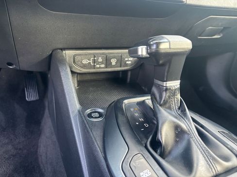 Used 2025 Kia K4 LXS image 40