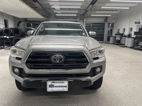 Used 2019 Toyota Tacoma SR5 image 2