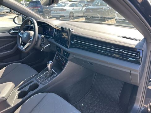 Used 2025 Volkswagen Jetta Sport image 42