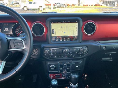 Used 2018 Jeep Wrangler Unlimited Rubicon AWD/4WD image 8