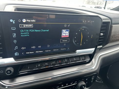 Used 2024 Chevrolet Silverado 2500 High Country w/ Technology Package image 16