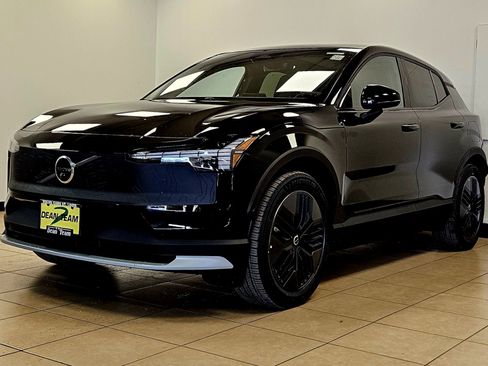 New 2026 Volvo EX30 Cross Country Ultra w/ Protection Package Premier AWD/4WD image 4