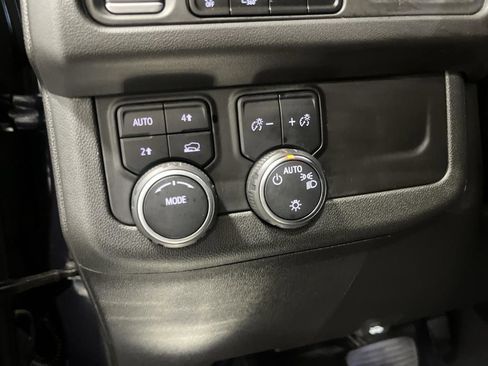 Used 2023 Chevrolet Tahoe LT w/ Luxury Package AWD/4WD image 15