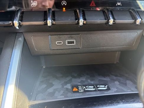 Used 2024 Chevrolet Colorado Z71 w/ Z71 Convenience Package 2 image 24