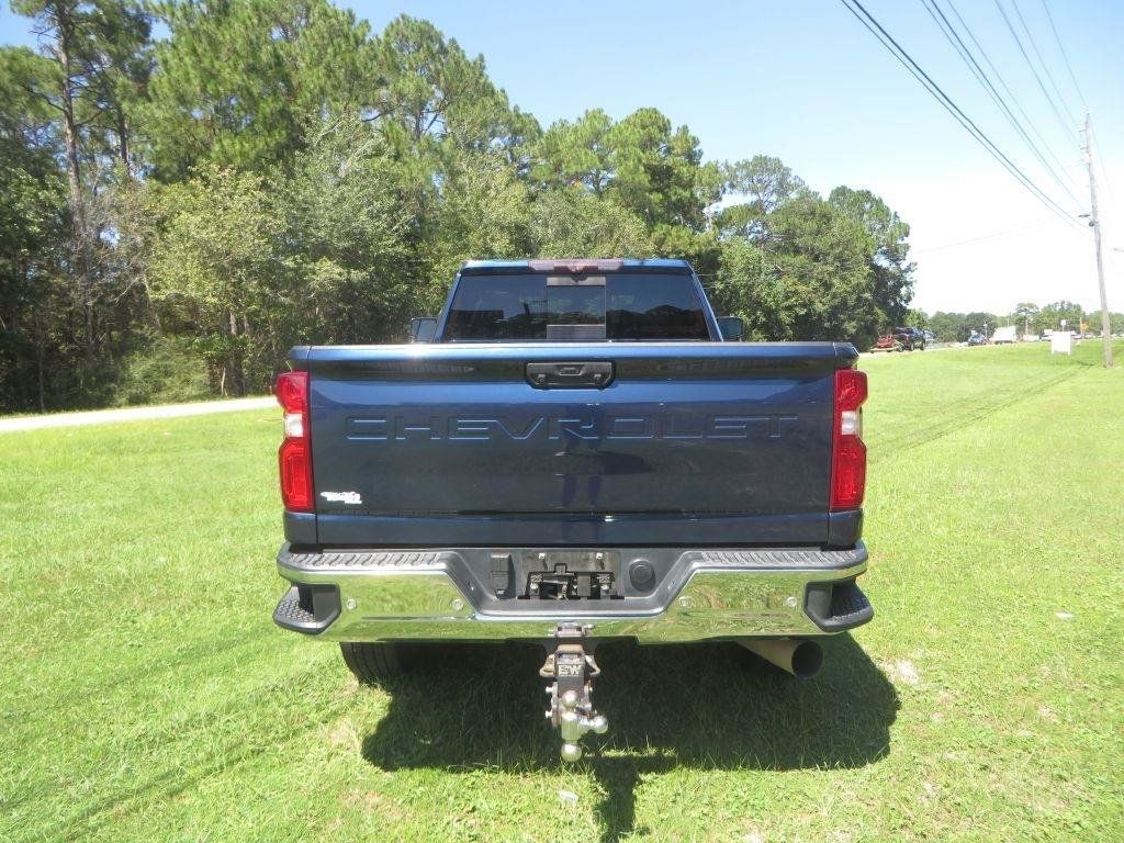 Used 2021 Chevrolet Silverado 2500 LTZ w/ LTZ Premium Package AWD/4WD image 7