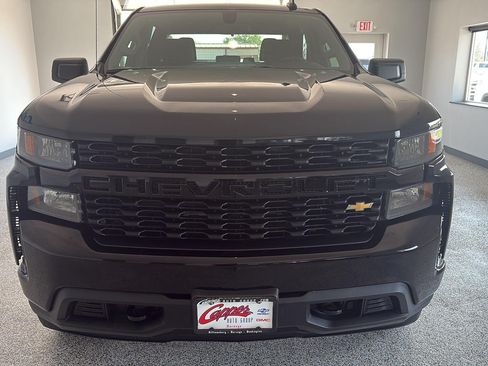 Used 2020 Chevrolet Silverado 1500 Custom w/ Custom 2.7L Value Package AWD/4WD image 6