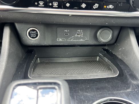 Used 2023 Nissan Rogue SV AWD/4WD image 6