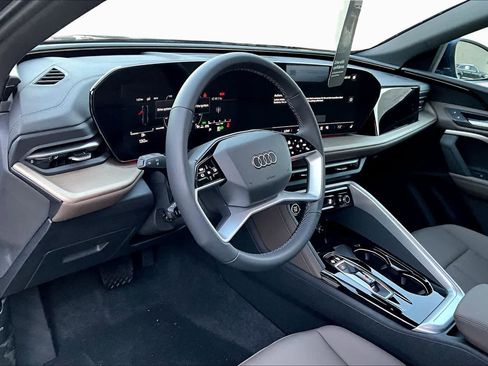 Used 2025 Audi Q5 Premium w/ Convenience Package AWD/4WD image 8