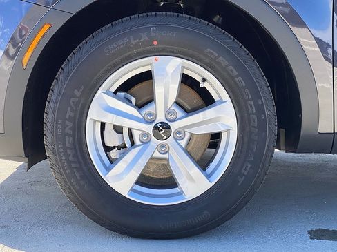 New 2026 Kia Sorento LX FWD image 9