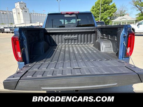 New 2026 GMC Sierra 1500 Denali w/ Technology Package AWD/4WD image 9