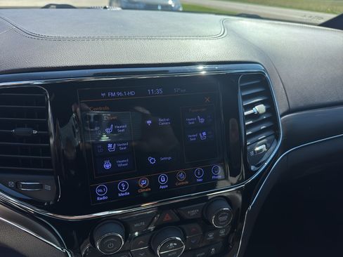 Used 2019 Jeep Grand Cherokee Overland image 22