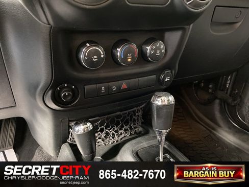 Used 2018 Jeep Wrangler Unlimited Sport S AWD/4WD image 20