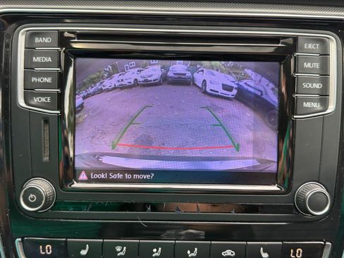 Used 2016 Volkswagen Passat 1.8T SE FWD image 50