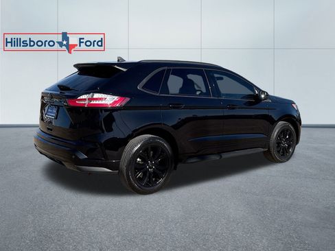 Used 2022 Ford Edge SE w/ Black Appearance Package image 7