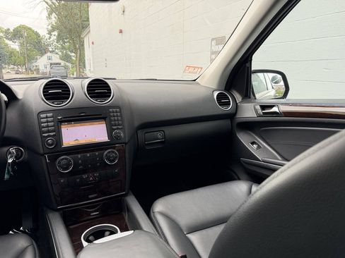 Used 2010 Mercedes-Benz ML 350 4MATIC image 22