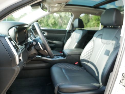 Certified 2023 Kia Sorento SX AWD/4WD image 34