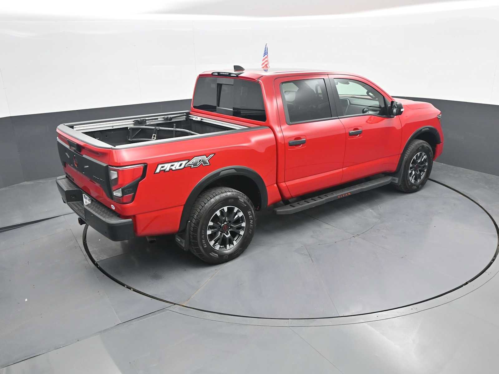 Used 2024 Nissan Titan PRO-4X w/ Pro-4x Convenience Package AWD/4WD image 26