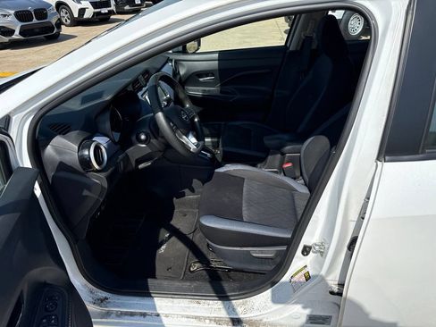 Used 2023 Nissan Versa SV FWD image 19