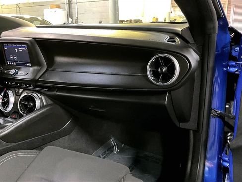 Used 2020 Chevrolet Camaro LT image 16