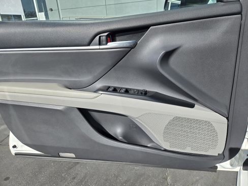 Used 2019 Toyota Camry SE image 18