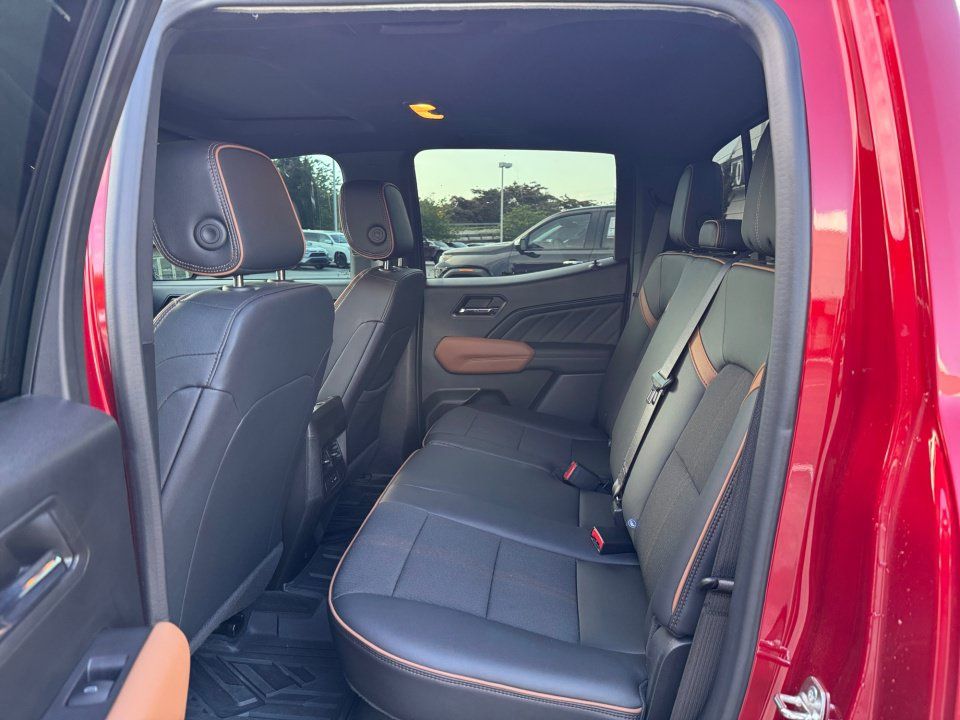 Certified 2024 GMC Canyon AT4 w/ Technology Package AWD/4WD image 34