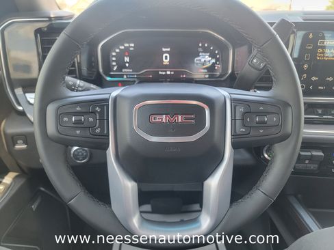 Used 2025 GMC Sierra 3500 SLT w/ SLT Premium Package AWD/4WD image 18