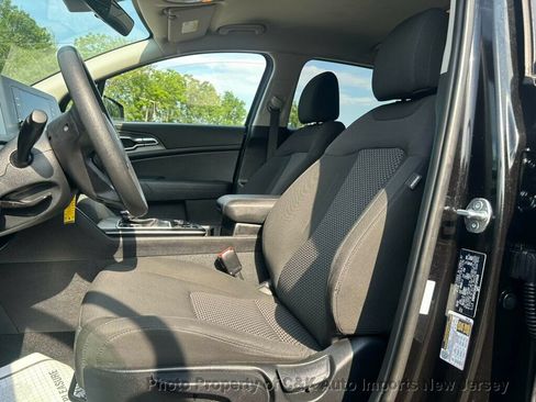 Used 2024 Kia Sportage LX AWD/4WD image 19