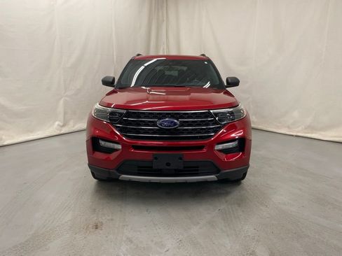 Used 2020 Ford Explorer XLT w/ Equipment Group 202A AWD/4WD image 3