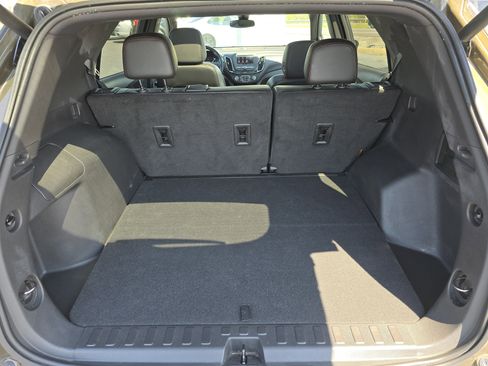 Used 2023 Chevrolet Equinox RS FWD image 19