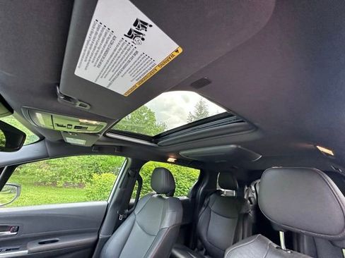 Used 2023 Toyota Sienna XSE w/ XSE Plus Package AWD/4WD image 13