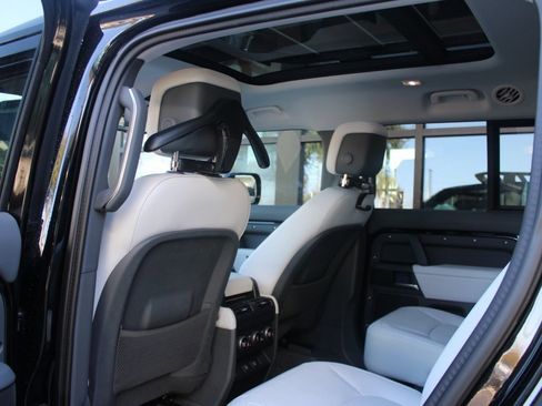 Certified 2025 Land Rover Defender 130 X-Dynamic SE image 37