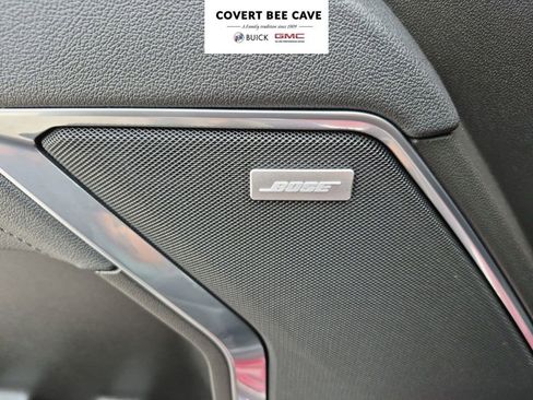 Used 2025 GMC Sierra 1500 SLT image 30