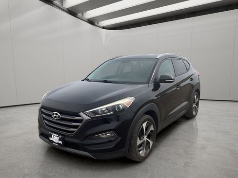 Used 2016 Hyundai Tucson Sport image 1