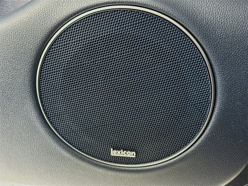 Used 2023 Genesis GV70 2.5T Select w/ Sport Prestige Package image 12