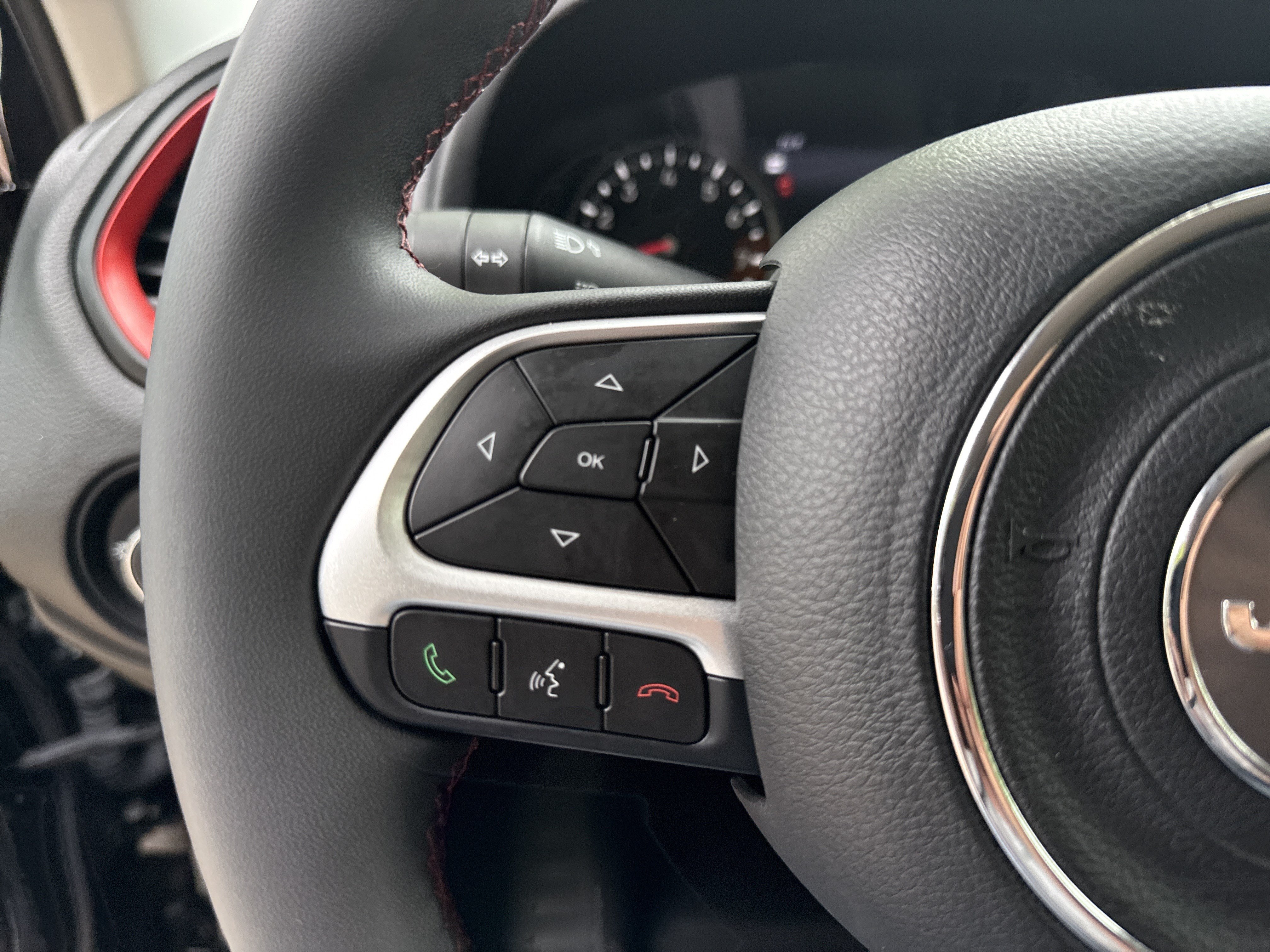 Used 2023 Jeep Renegade Trailhawk AWD/4WD image 24