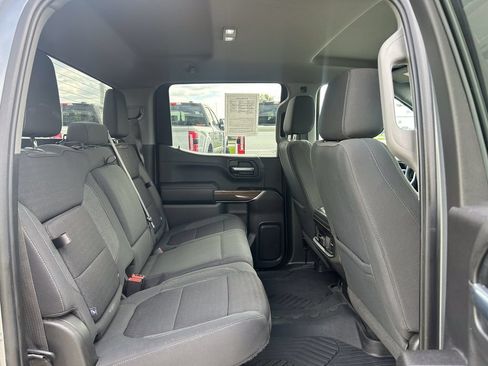 Used 2022 Chevrolet Silverado 1500 LT Trail Boss w/ LPO, Dark Essentials Package AWD/4WD image 16