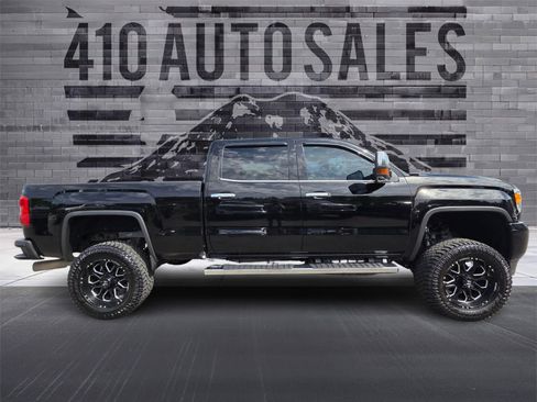Used 2017 GMC Sierra 2500 Denali w/ Duramax Plus Package AWD/4WD image 2