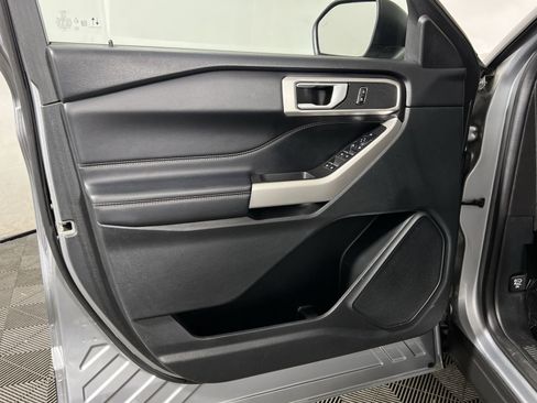 Certified 2022 Ford Explorer XLT w/ Equipment Group 202A AWD/4WD image 14