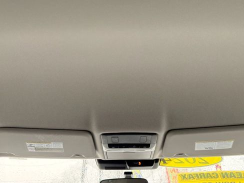 Used 2024 Mitsubishi Outlander FWD image 9