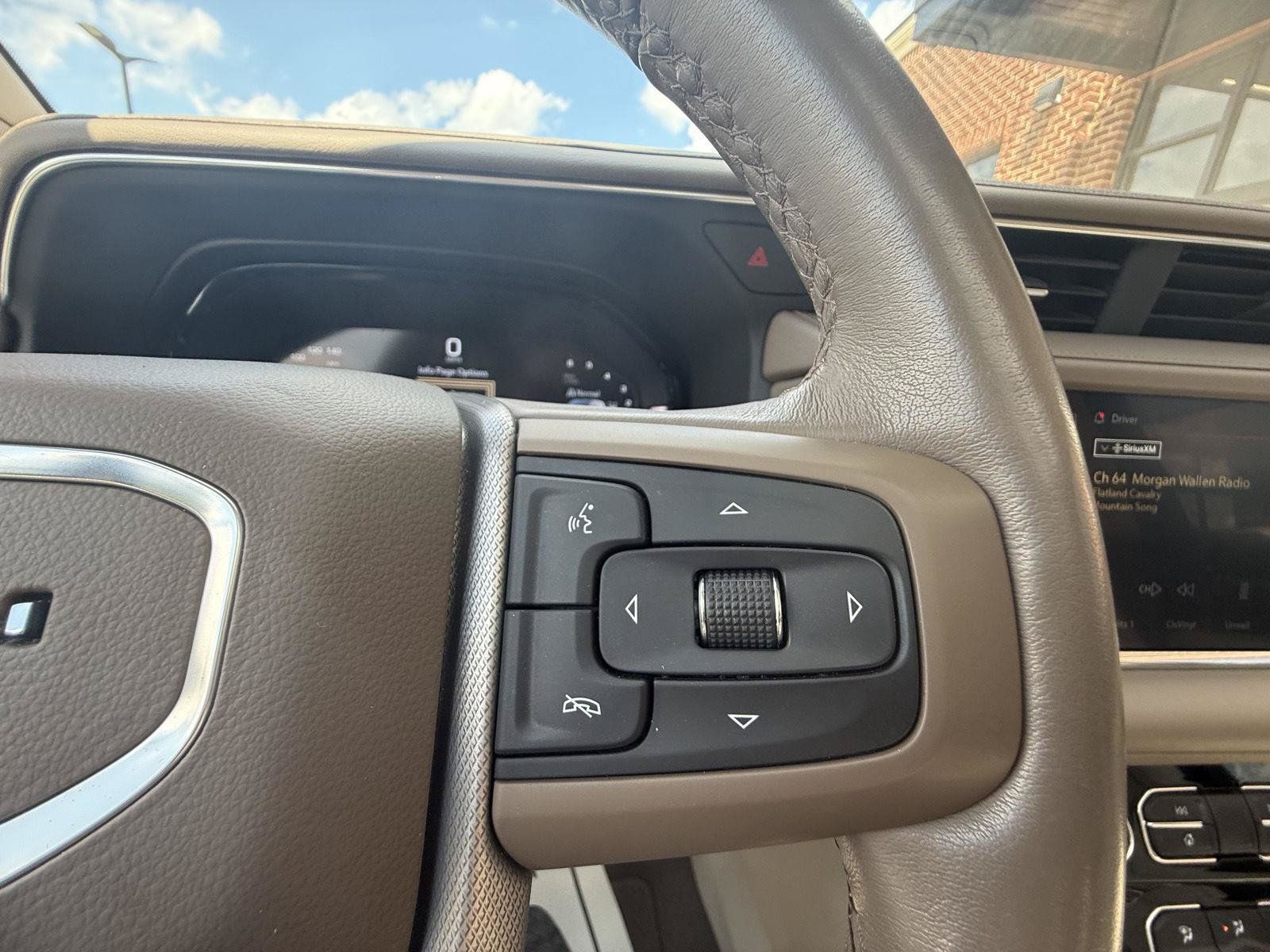 Used 2023 GMC Yukon XL Denali w/ Denali Reserve Package AWD/4WD image 14