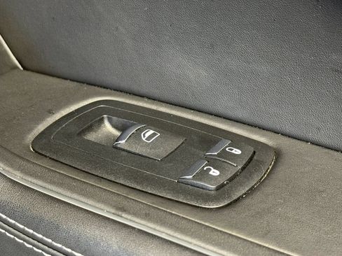 Used 2017 Maserati Levante w/ Sport Package AWD/4WD image 33
