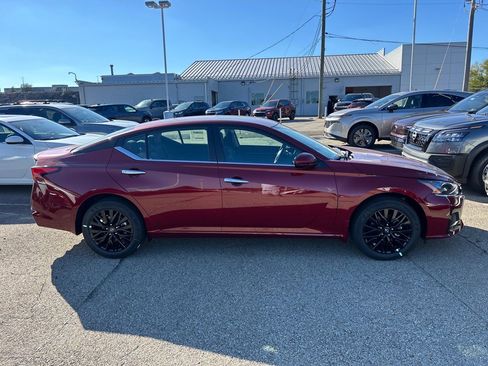 New 2025 Nissan Altima 2.5 SV w/ SV Special Edition Package image 2