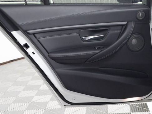 Used 2018 BMW M3 RWD image 13