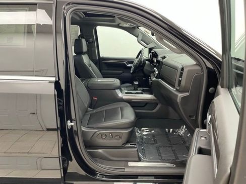 Used 2022 Chevrolet Silverado 1500 LTZ w/ Technology Package AWD/4WD image 18